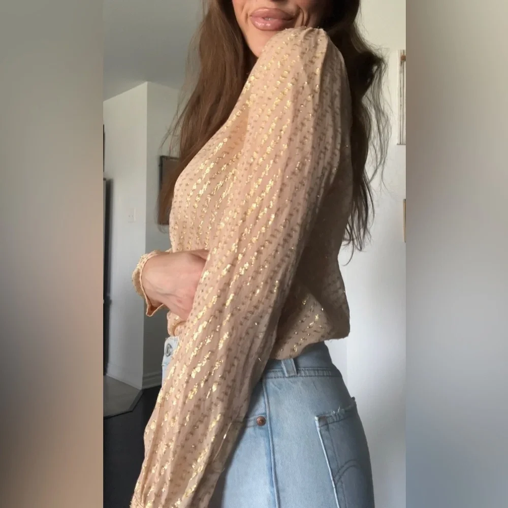 Nude & gold blouse - Picture 5 of 10